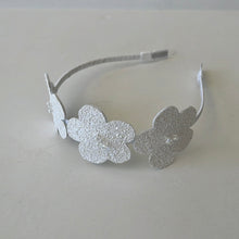 Load image into Gallery viewer, 3 flower headband
