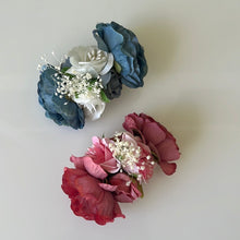 Load image into Gallery viewer, Multi flowers hair clip

