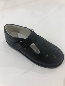 Black t-strap velcro school shoe (flor estrella)