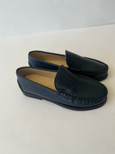 Load image into Gallery viewer, Navy leather loafer
