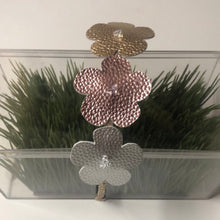Load image into Gallery viewer, 3 flower headband
