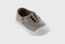 Load image into Gallery viewer, Beige canvas slip on
